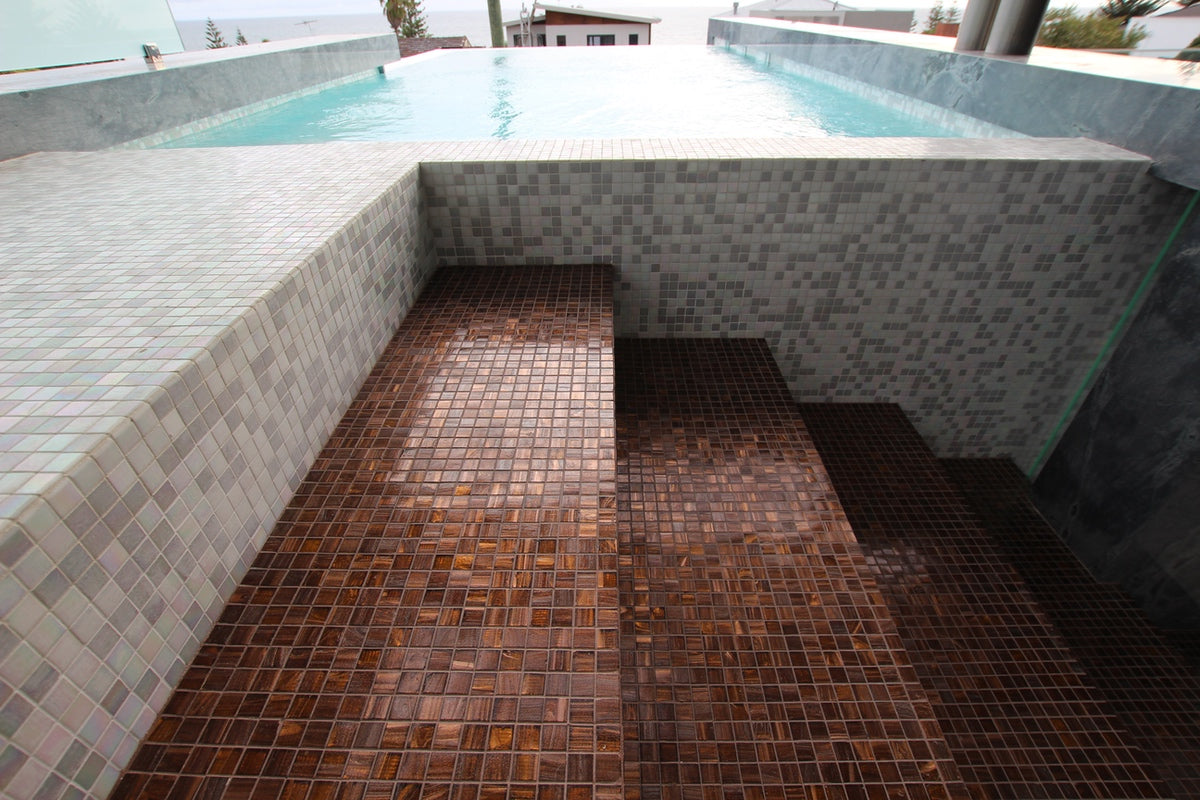 5 Tips for Choosing the Perfect Pool Tile