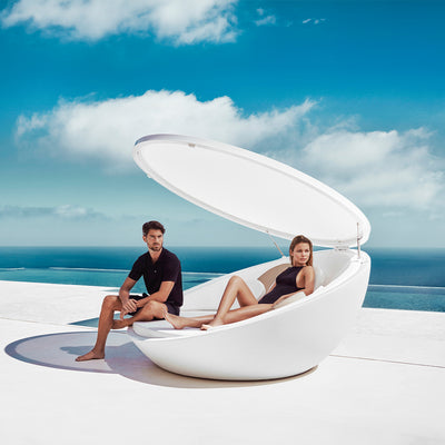 Ulm Daybed with Canopy | Modern Outdoor Patio Bed by Vondom